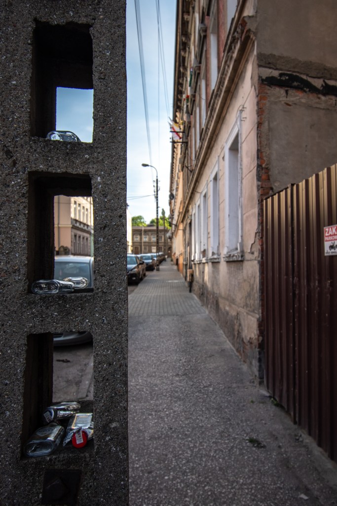 klimatyczna uliczka na osiedlu Wilczak-Jary