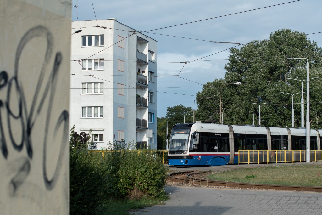 Pętla tramwajowa Glinki na osiedlu Wyżyny, a konkretnie ich fragmencie, potocznie nazywanym Glinkami. Tak jest, to skomplikowane