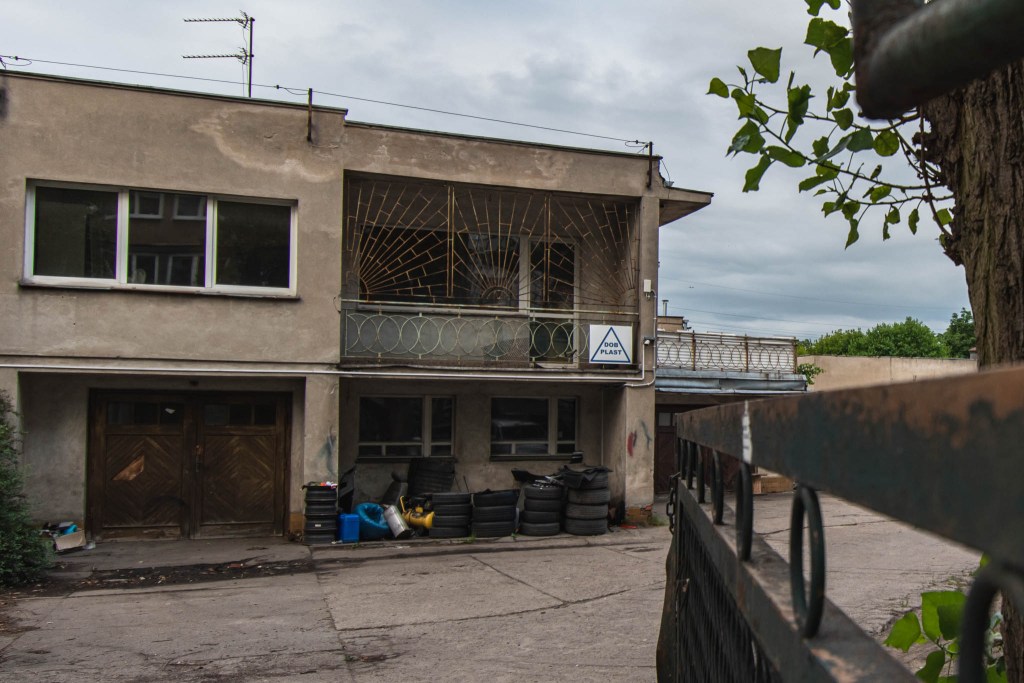 Ulica Filmowa, blisko brzegu Brdy. Oficjalnie to też osiedle Kapuściska!