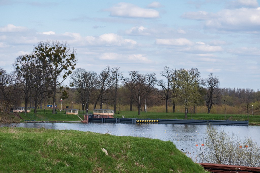 Śluza Brdyujście, a gdzieś tam za nią... Brdy ujście!