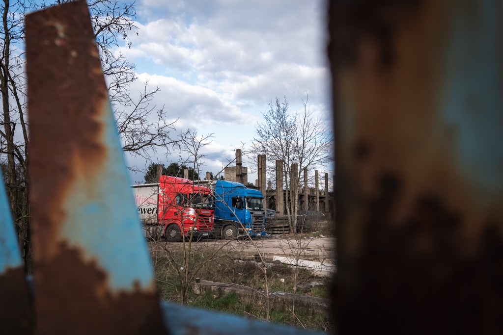 Przemysłowe tereny w okolicach linii Lasu Gdańskiego (północna granica osiedla)